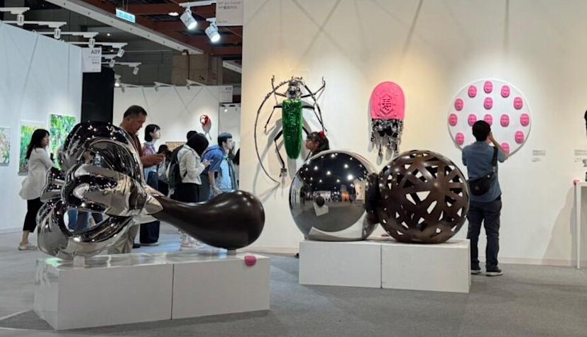 2025.10.24台北國際藝術博覽會 - 廖迎晰台北國際藝博《演化的寓言》個展 關注環境議題與人類生存法則